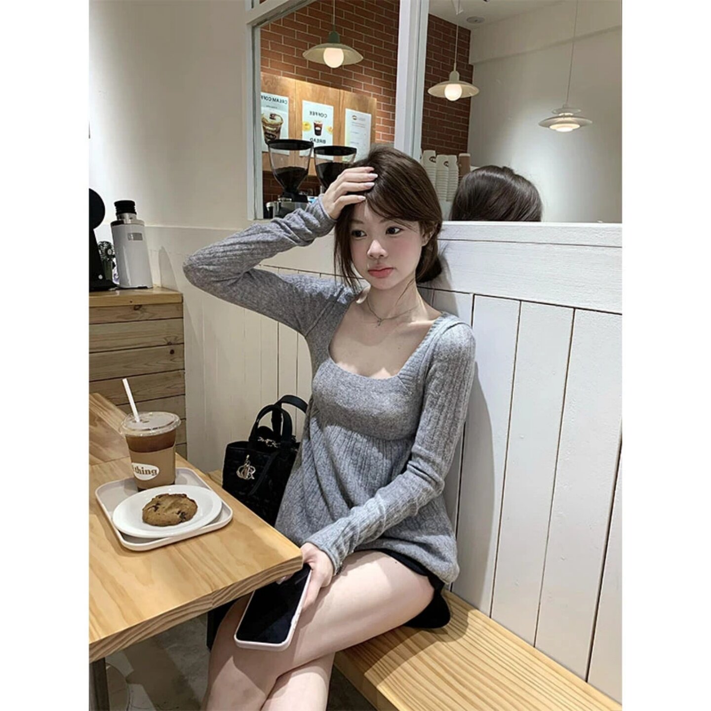 套装女2025新款韩系纯欲风方领灰色针织衫毛衣百搭显瘦休闲短裤子