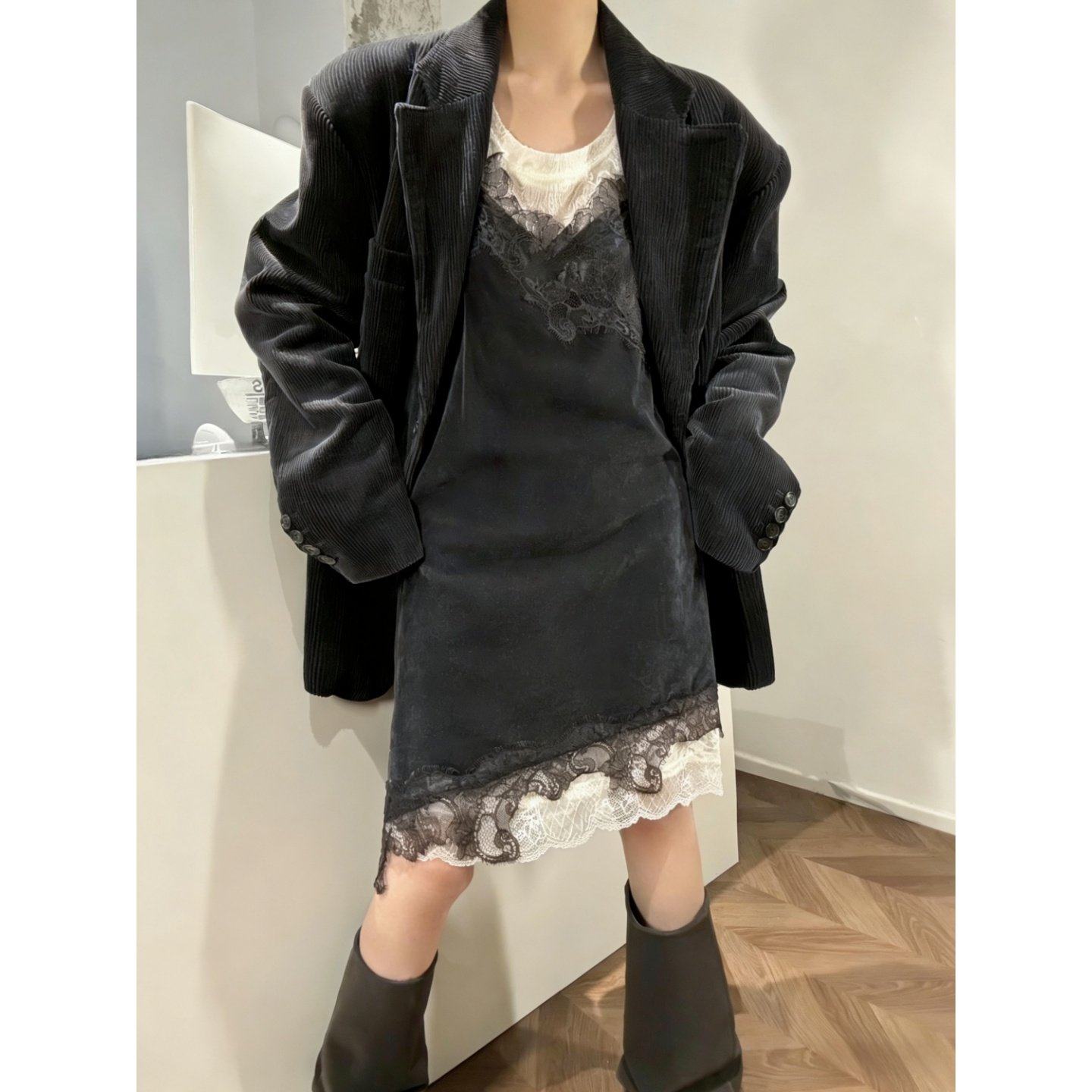 巨好看2026穿搭一整套韩版宽松西服外套打底衫蕾丝拼接吊带连衣裙,女装/女士精品,时尚套装,淘宝优惠券,粉丝福利购,淘宝优惠卷