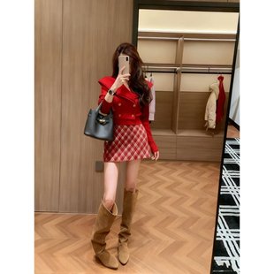 巨好看2026穿搭一整套慵懒风翻领红色针织毛衣显瘦格纹撞色A字裙