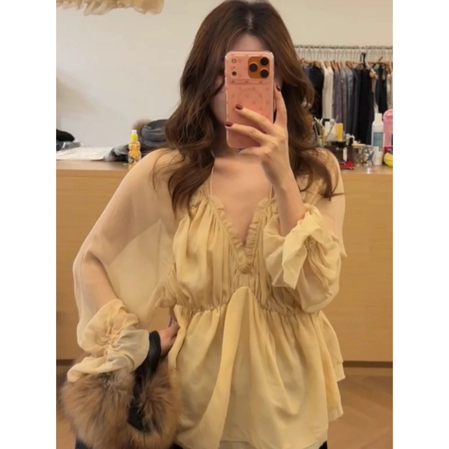 巨好看2026穿搭一整套纯欲V领喇叭袖衬衫上衣高腰蕾丝拼接半身裙