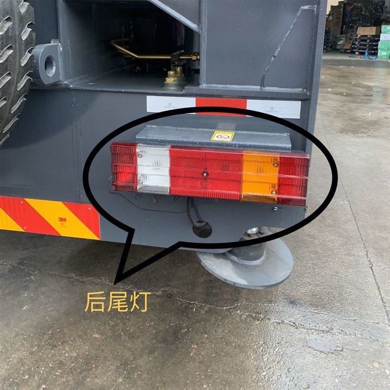 徐工吊车配件XCT后尾灯 尾灯总成XC12-xct75 25KC 25KD 倒车灯