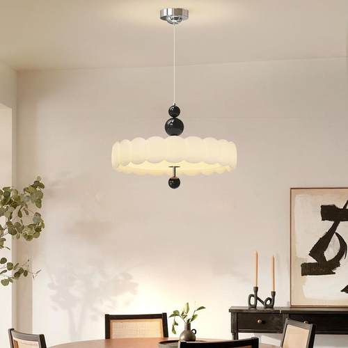 法式复古餐厅吊灯中古奶油风2025新款护眼餐桌灯创意饭厅吧台灯具