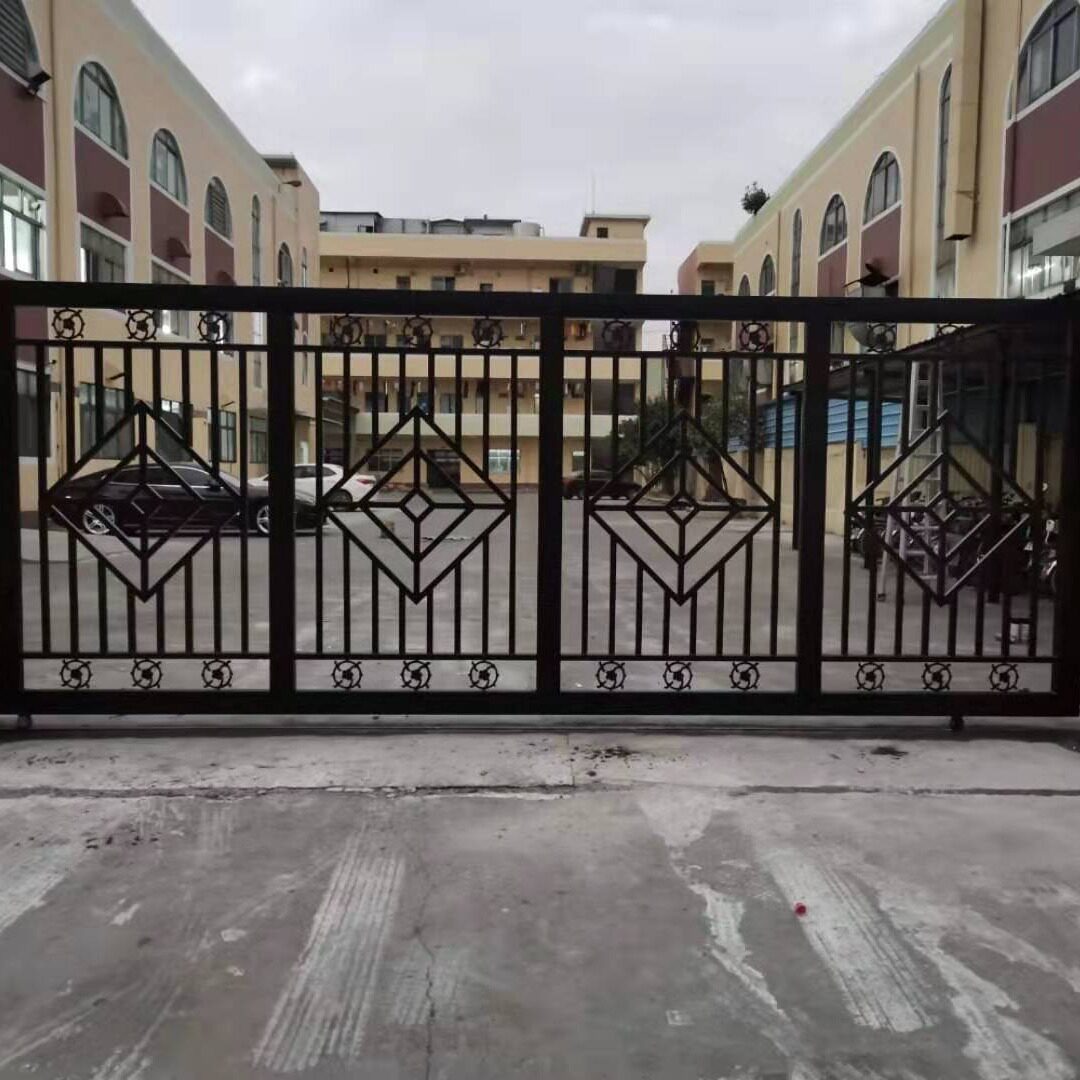 厂家定制黑色烤漆电动铁艺大门
