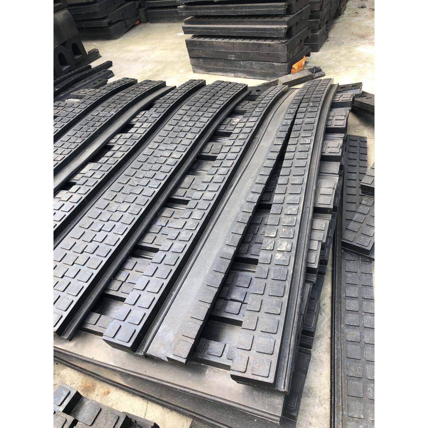 QD154整体道床胶橡嵌条胶钢轨两侧橡条铁路钢轨槽橡胶轮缘专条车