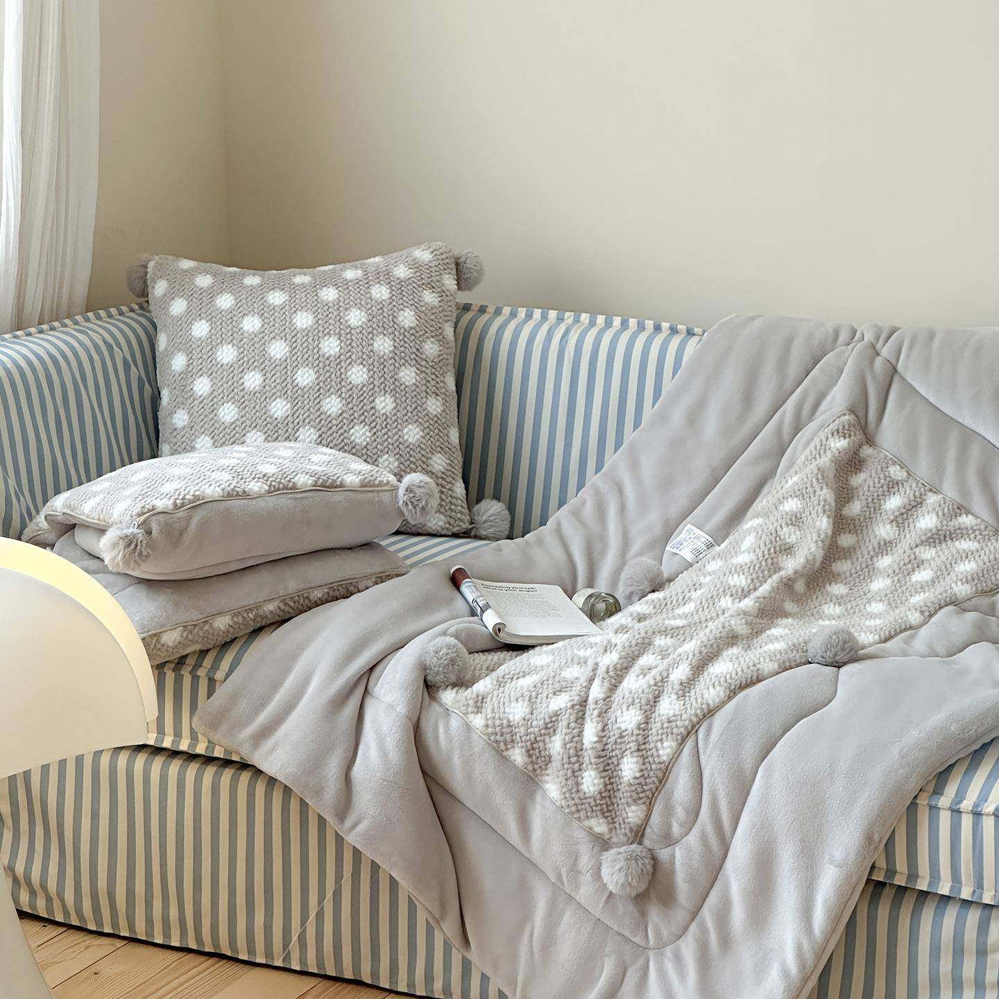 抱枕被子两办公室午睡TFH枕叠头折厚毯子二合一加沙发汽用车靠枕,居家布艺,抱枕被,淘宝优惠券,粉丝福利购,淘宝优惠卷