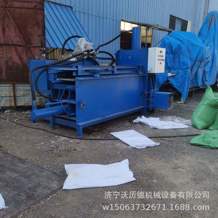 麦小秸秆粉碎打包喂牛储青饲草打包机岩WL03-156机棉压块装袋机视