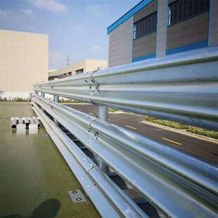 837防撞护栏板击速公路用两波达三波高护栏抗冲阔交通