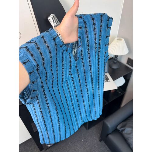 美式镂空竖纹V领背心T恤男士