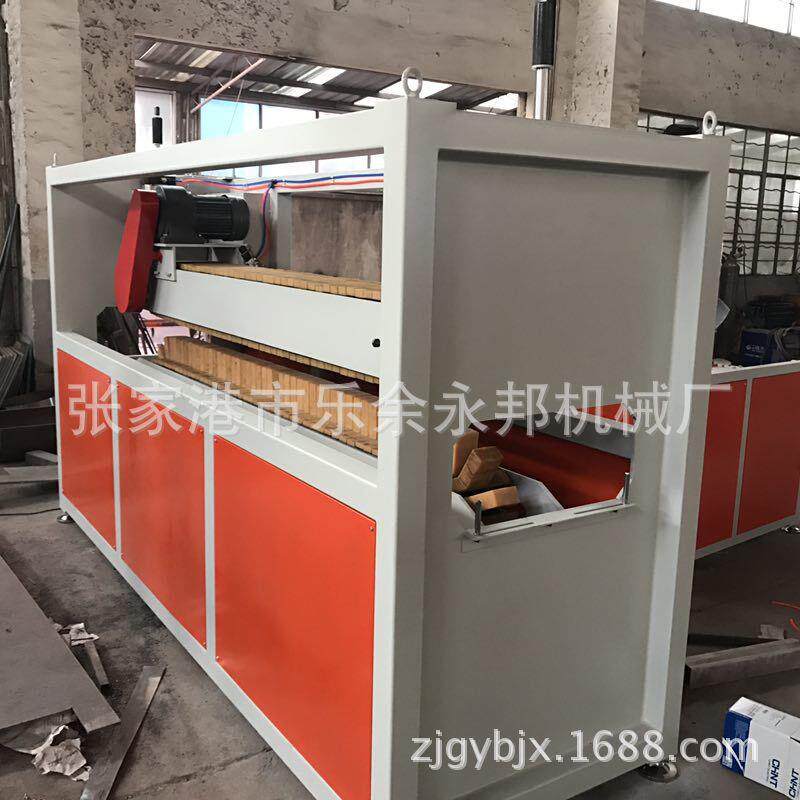 厂家供应塑料管材板材型材胶块牵引机履带式塑料型材牵引机设备
