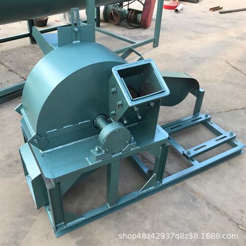 移动柴油版小型粉碎机 树杈树杈碎枝机 带轮可移动果树木材粉碎机