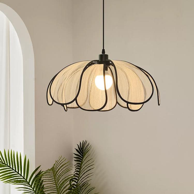 餐厅灯中古法式吊灯奶油风创意花瓣灯侘寂风客厅灯复古书房卧室灯