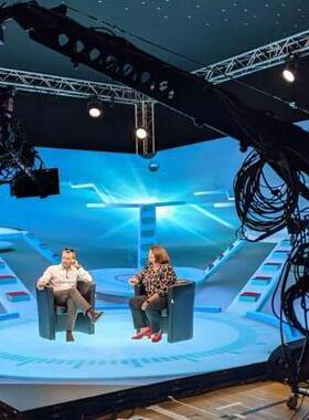 P2.604P3.91XRLED舞台屏幕7680Hz直播间影棚电视台背景屏幕16S