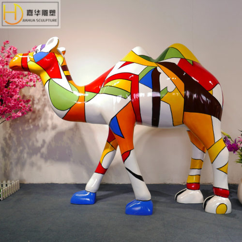 仿真彩绘卡通骆驼玻璃钢雕塑园林景区售楼部商场美陈装饰摆件制作