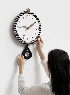 w挂ozoom屋表准免打孔轻奢大气钟极客厅钟HNH挂墙简风创意个性时