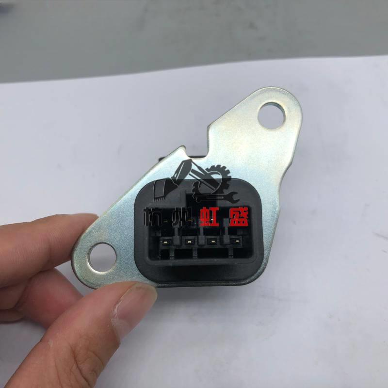 五十铃4HK16HK16WG1发动机喷油器线束接头8-94390858-1