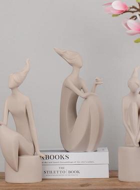 抽象陶瓷女孩物创意酒雕塑42352摆件约简现代客厅电视柜居桌面家