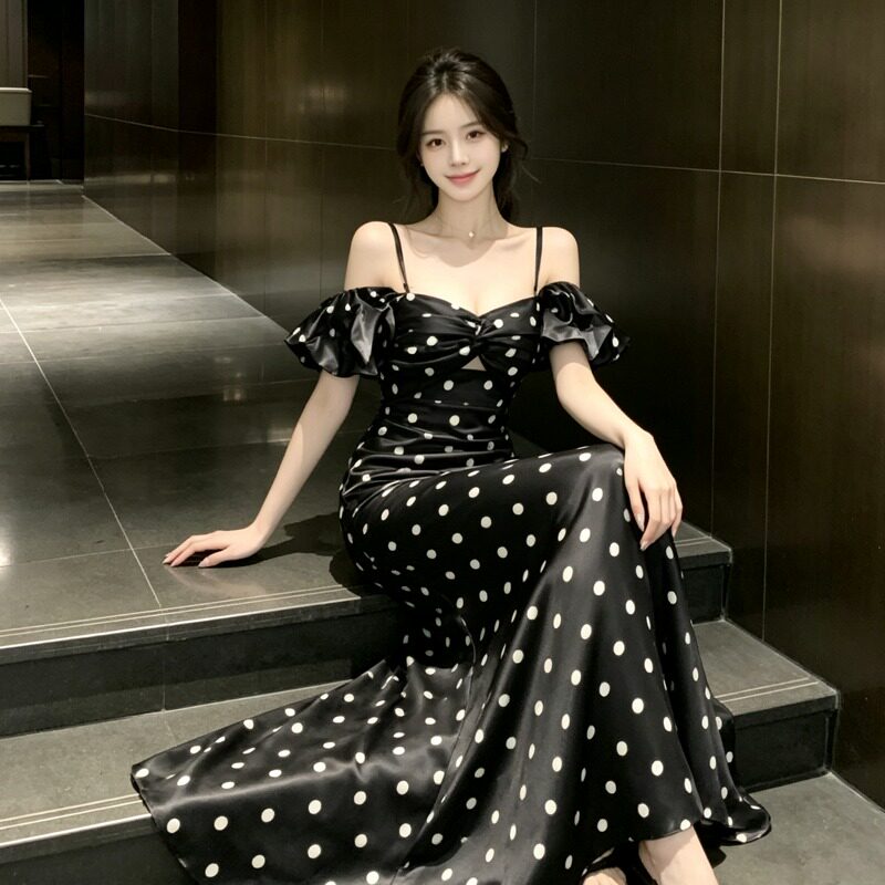 优雅轻熟风黑白波点吊带连衣裙女连衣裙