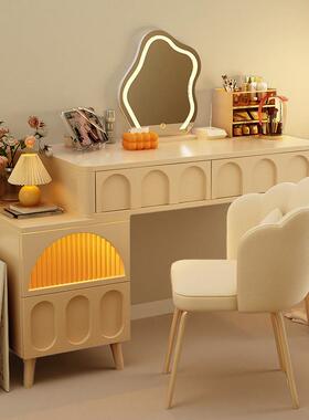奶风书妆BQZ台卧室现代简约油2025新款小型出租屋女生桌梳收纳化