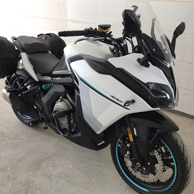 适用春风GT400CF650摩托车边箱侧箱尾箱储物箱尾架货架护杠保险杠