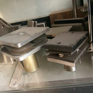 景观楼梯电梯外装玻璃幕墙配件304不锈钢玻璃梅花夹梅花锚具挂件