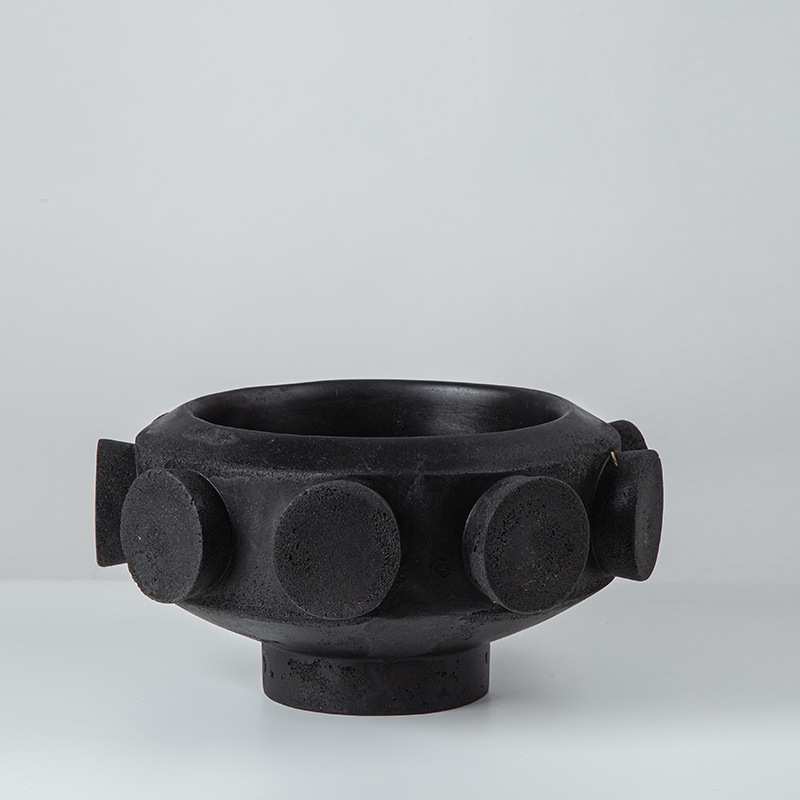 现代黑色树脂创意圆点果盘餐具摆件厨房糖果盘工艺品家居装饰摆件