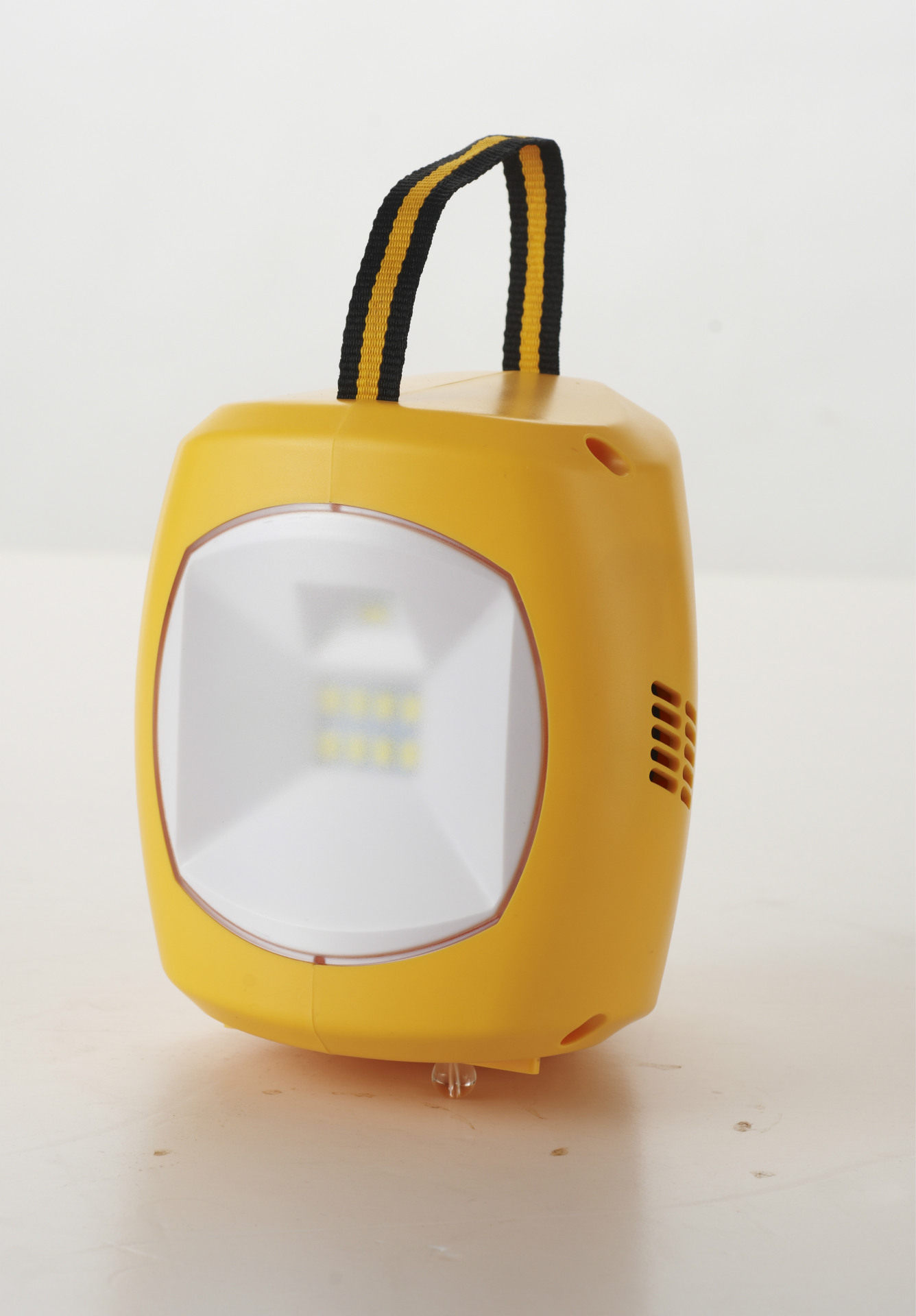 太阳能应急灯 厂家直销太阳能多功能音响灯 太阳能手提灯批发