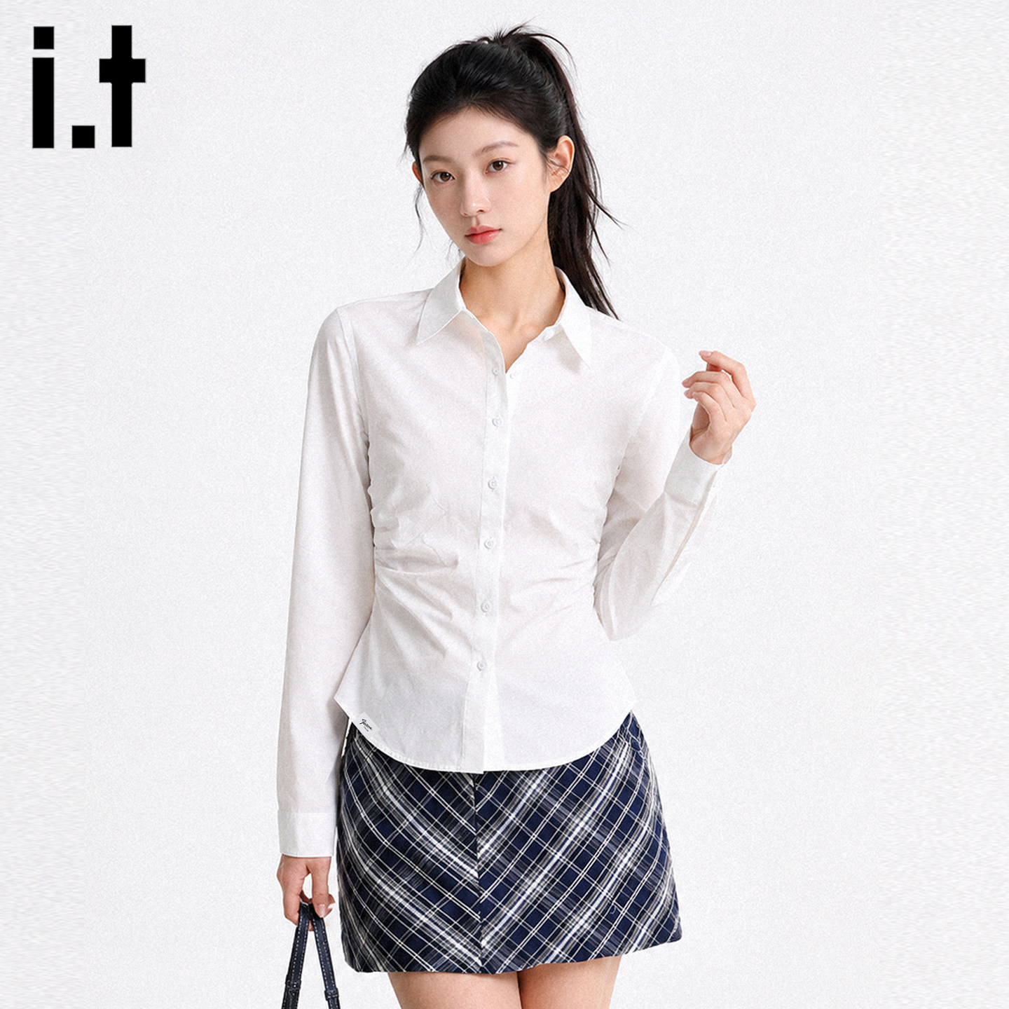 it秋季白色收腰褶皱长袖衬衫女