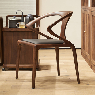 北美黑胡桃木餐椅实木餐桌椅子家用软包皮椅北欧餐座椅喝茶主人椅