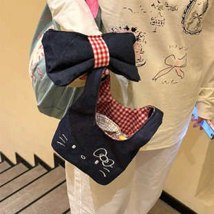 可爱猫咪手提包牛仔布卡通KT手腕包格子包卡通刺绣上班通勤饭盒袋