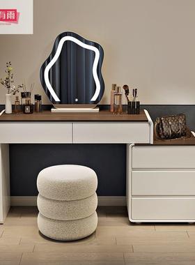 合新聚脚有雨新款实木约款梳妆台胡桃木一体ATS简带踢线卧室梳妆