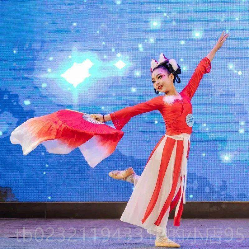 高档俏红狐儿童演出服装少儿小狐狸仙逸扇演子舞舞俏灵飘狐献瑞表