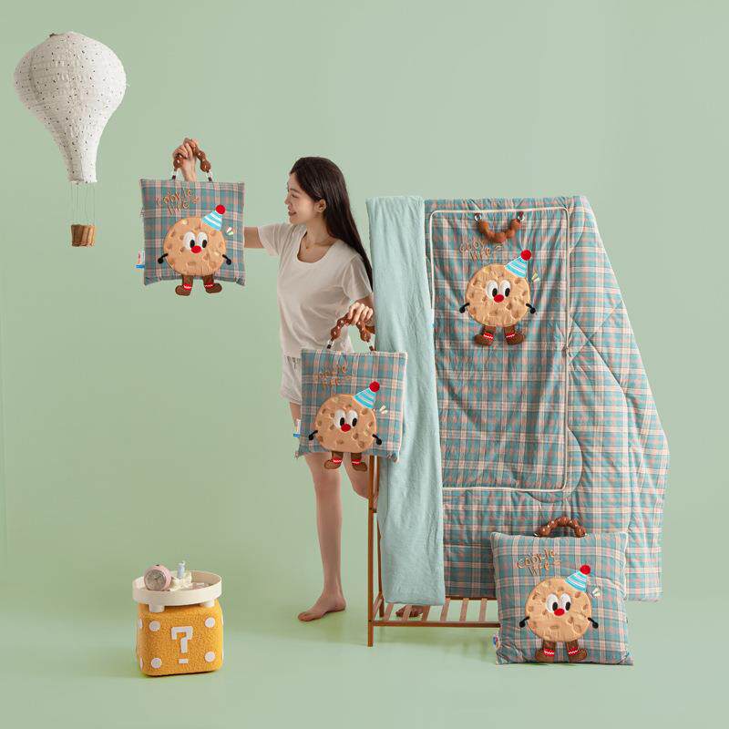 曲LN-全棉奇系列5抱枕被手提款02新款全棉枕抱毯子2二合一抱枕被