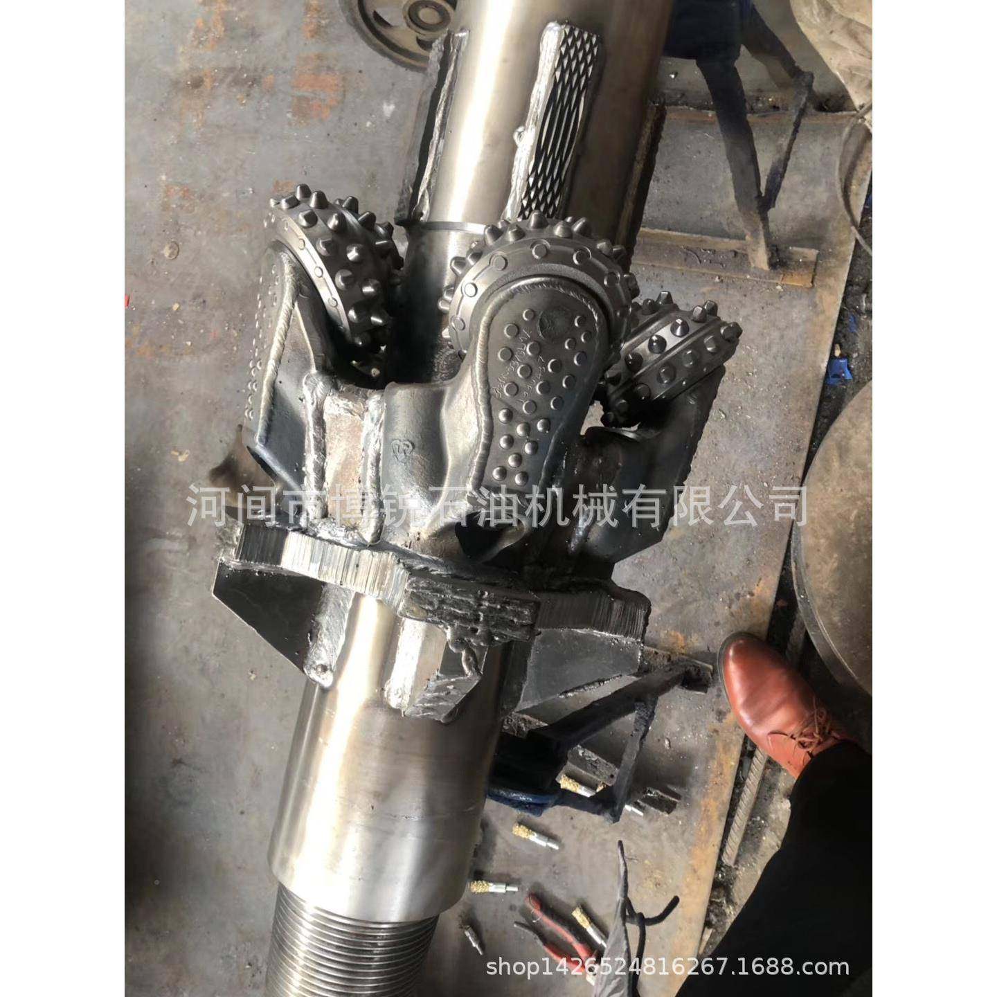 04mm非开挖岩石扩孔器泥浆马达52mm215导向牙1轮0钻头