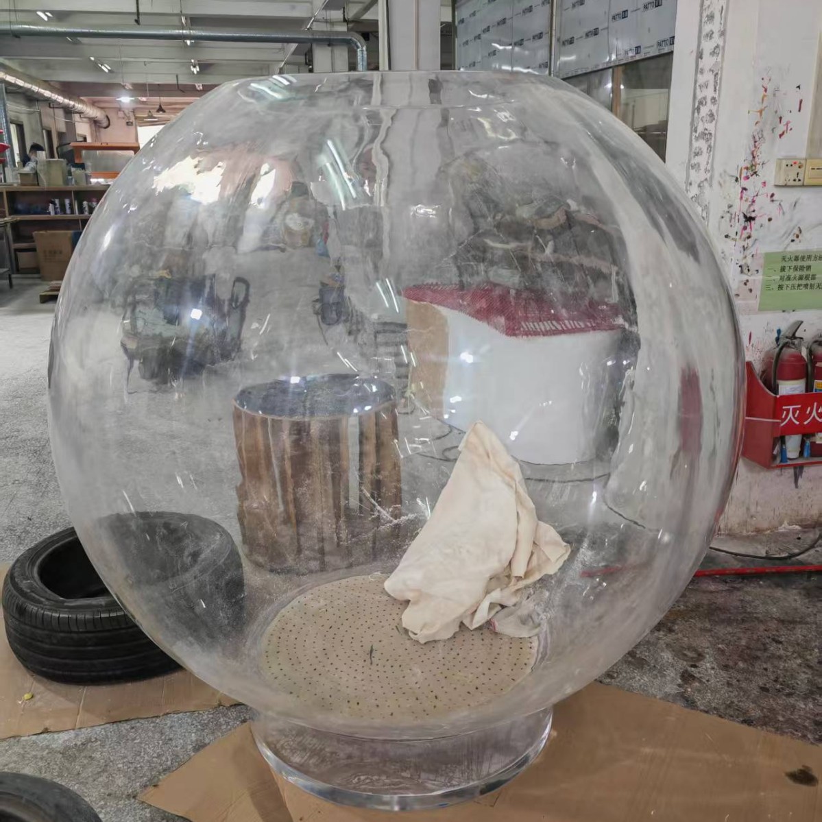 卓美有机玻璃大型展览展示道具   亚克力渐变陈列柜 圆弧形球面罩图片