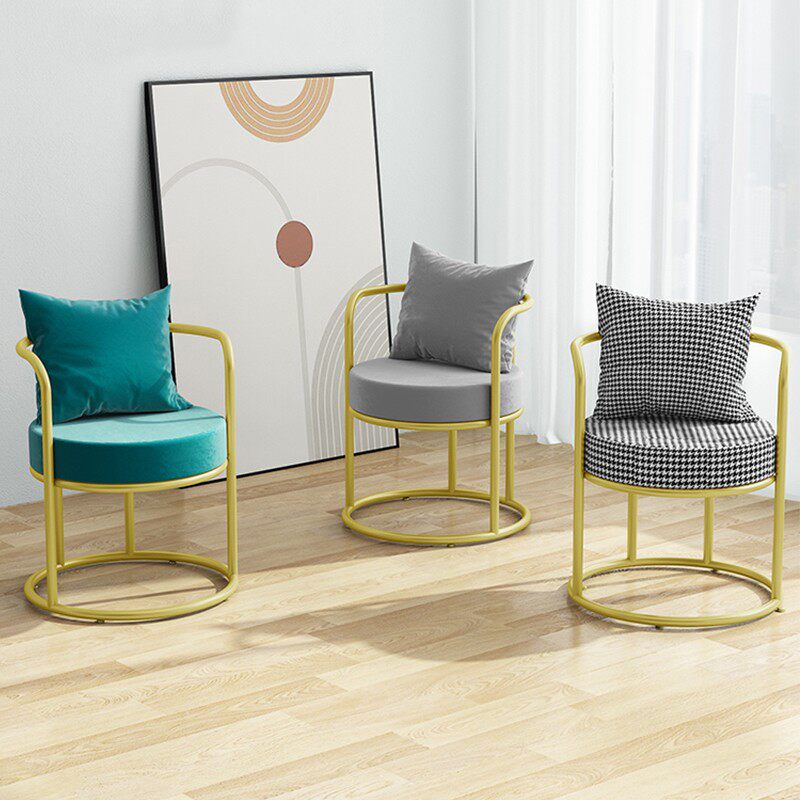 北欧阳台创意现代轻奢沙发小户型休闲卧室简约网红单人椅服装店款