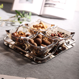 过年高颜值结婚装坚果零食盘轻奢家用水晶玻璃带盖四格的干果盘盒