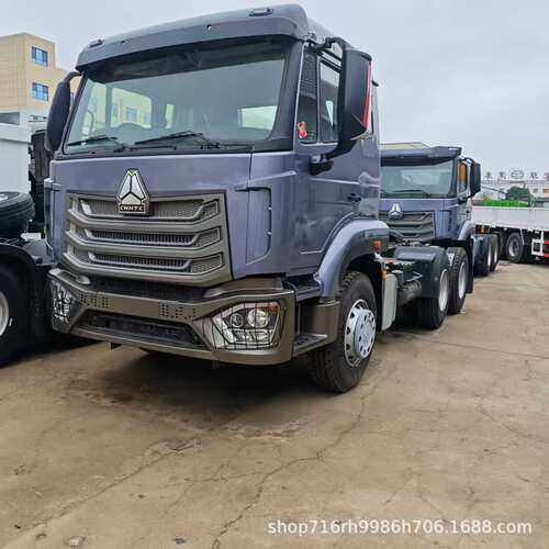跨境出口重汽豪沃双驱牵引车 380马力6x4半挂拖车头