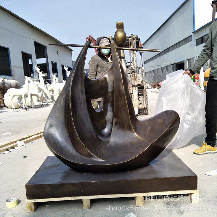 厂家定现货玻璃钢仿铜抽象吹笛子雕塑房地产公园户外雕塑美陈雕塑