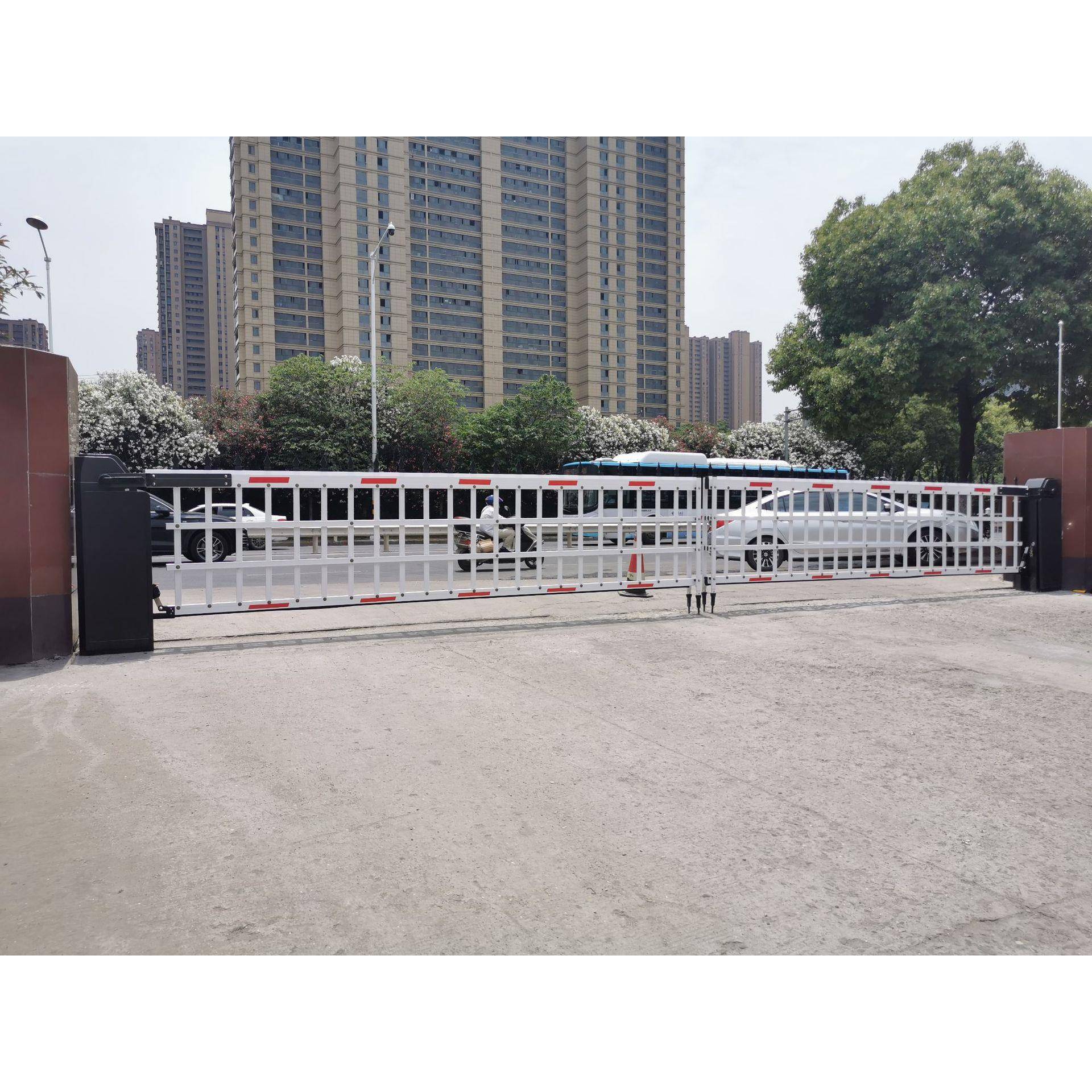 南京百胜中置式道闸门|空降闸|智能交通车牌识别挡车收费系统