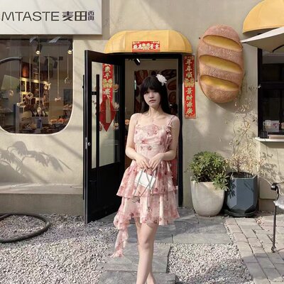 初夏流行风情万种甜辣不规则红色碎花女装元气少女甜美风格女短裙