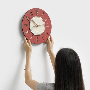 WOZOOM屋准免打孔轻奢复古挂钟客厅2026新款钟表家用艺术挂墙时钟