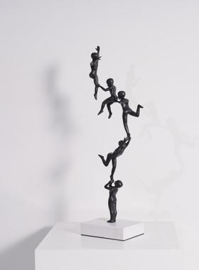 现艺代办BJ195简约马背女孩轻奢雕摆件酒柜装饰塑品客厅电视柜公