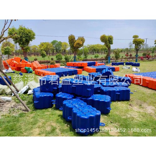 河面船只停靠平台码头 水上作业建设平台 塑料浮箱养殖浮台