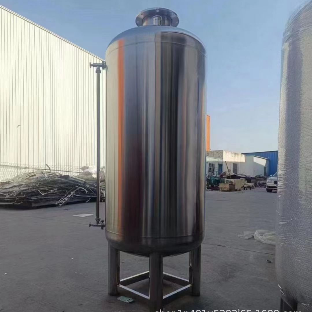 厂家直销304不锈钢水箱卧式水箱立式水箱圆形水箱封头水箱2吨