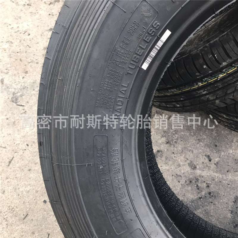 供应拖车轮胎卡车钢丝真空轮胎275/70R22.5