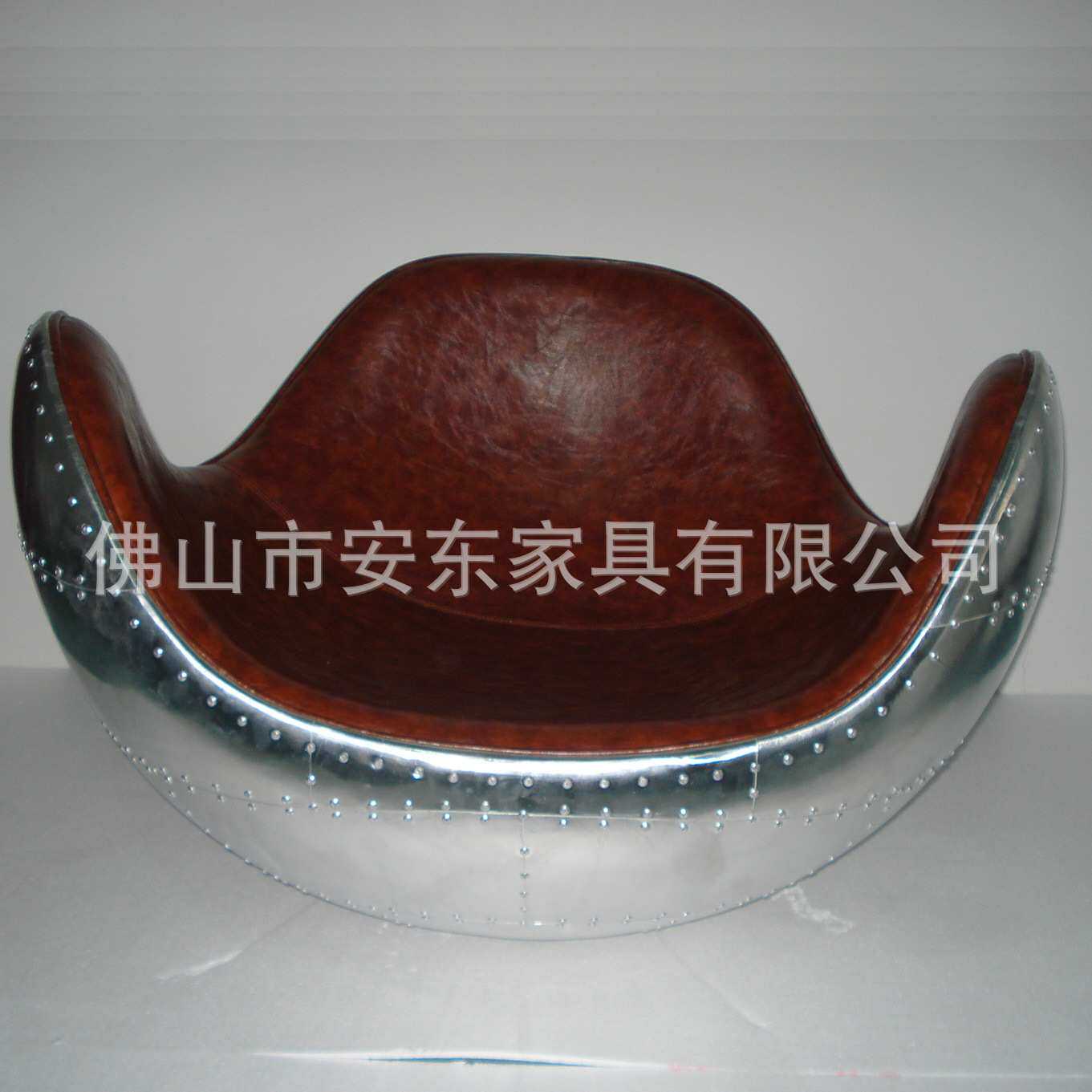 欧美式铝皮不倒翁沙发椅休闲躺椅创意个性皮艺铆钉制落地椅轻奢