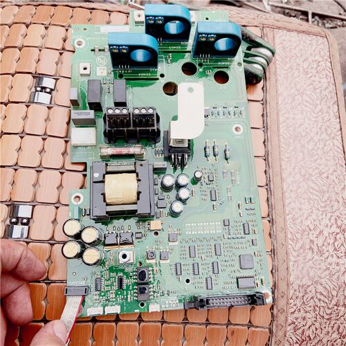 丹佛斯变频器FC360系列37 30KW电源板132B6172 - 封面