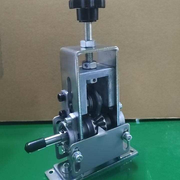 新款剥线机电线去皮电缆剥线器可接电钻家用小型电线扒皮机