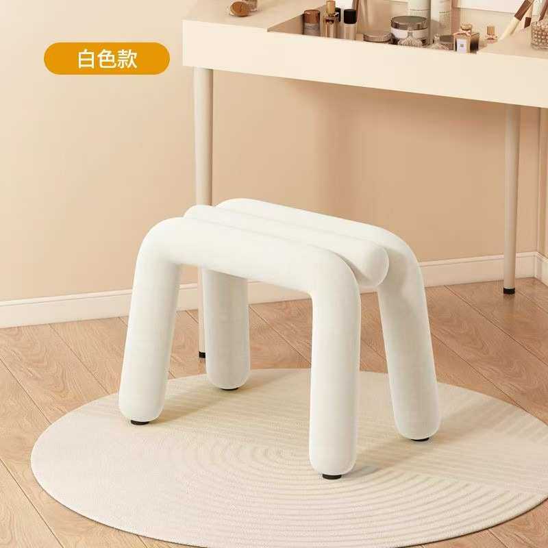 网红奶油风化妆台专用凳子女生卧室小尺寸梳妆椅子轻奢高级感新款