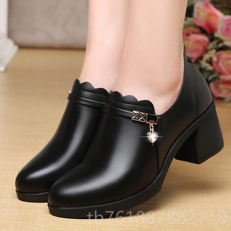 新款妈妈鞋软底女女舒适春秋年皮鞋胖宽肥脚背高大码脚鞋41-43单,女鞋,深口单鞋,淘宝优惠券,粉丝福利购,淘宝优惠卷